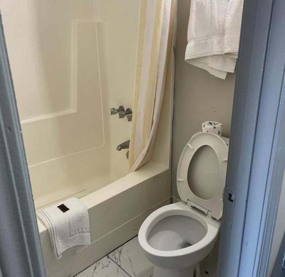 غرفة قياسية سرير كينج, Scottish Inns  Locust Grove