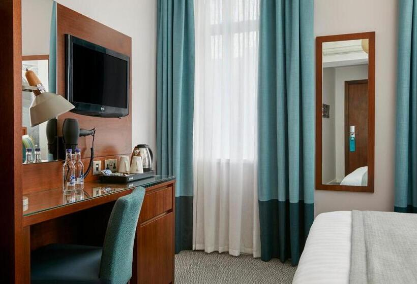 수피리어 룸, Seraphine Hammersmith