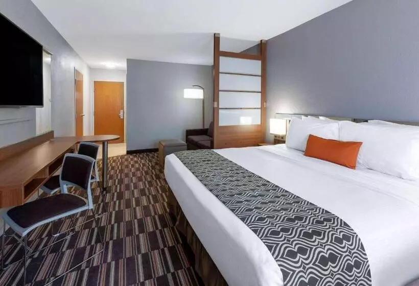 キングサイズベッドのスイートルーム, Microtel Inn & Suites By Wyndham Sunbury/columbus North