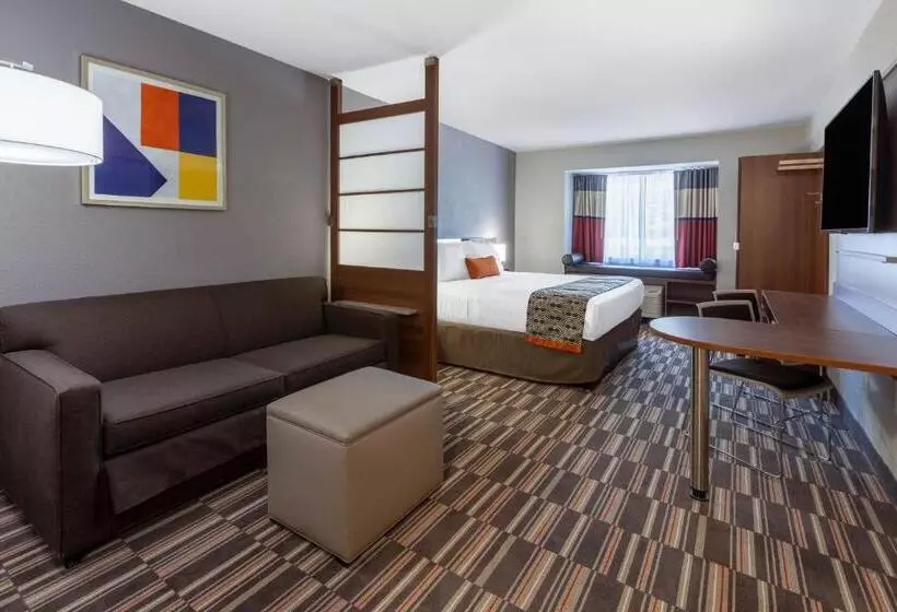 キングサイズベッドのスイートルーム, Microtel Inn & Suites By Wyndham Sunbury/columbus North