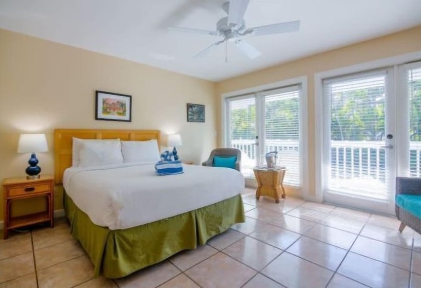 장애인을 위한 퀸사이즈 스탠다드 룸, Ambrosia Key West