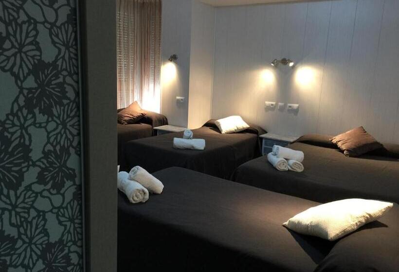 اتاق استاندارد چهار تخته, Hostal Maribel