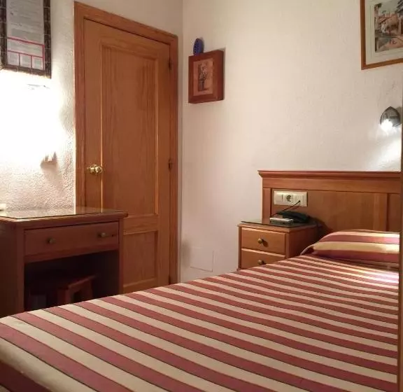 اتاق استاندارد یک نفره, Hostal Maribel