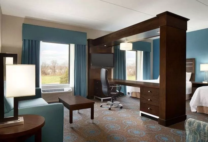 スタンダードスタジオ, Hampton Inn & Suites Edgewood/aberdeen South