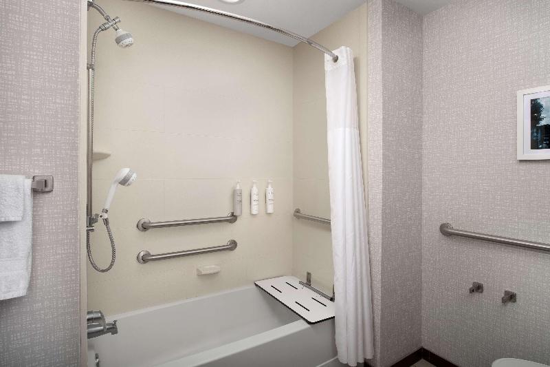 带大床的标准间, Hampton Inn Knoxville/clinton I75