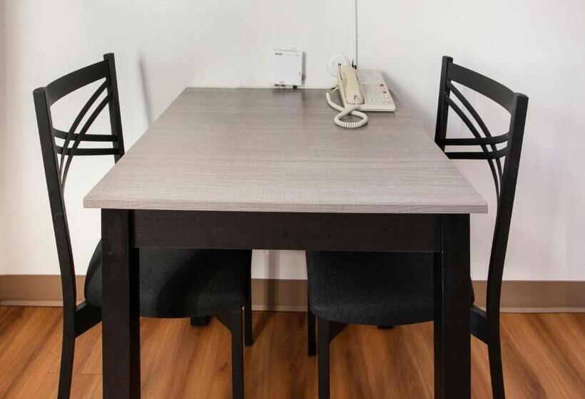 غرفة قياسية, Oyo Kalama