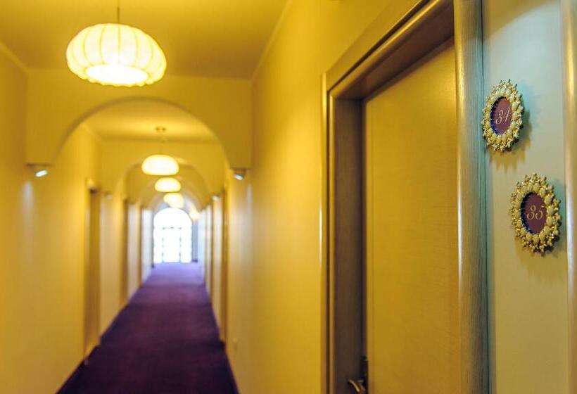 اتاق سوپریور, Philia