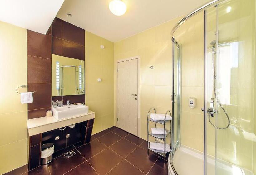 اتاق سوپریور, Philia