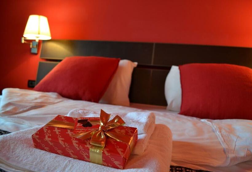 Pokój Standard, Phoenicia Express