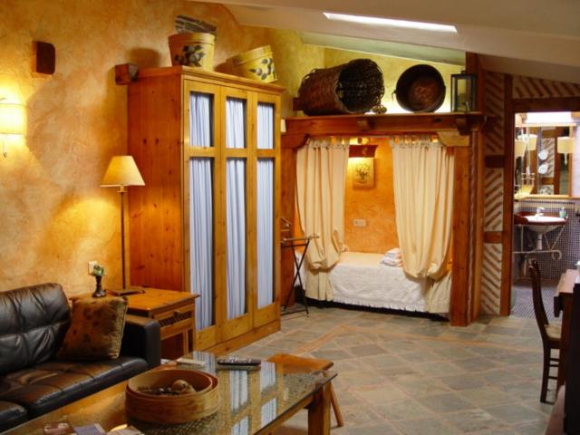 إستوديو قياسى, Hospedium Hacienda Las Cavas