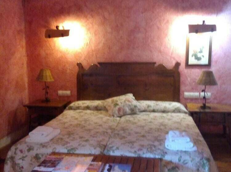 إستوديو قياسى, Hospedium Hacienda Las Cavas