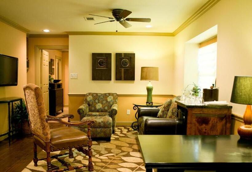 ‫فيلا غرفة نوم واحدة, The Sanford House Inn & Spa