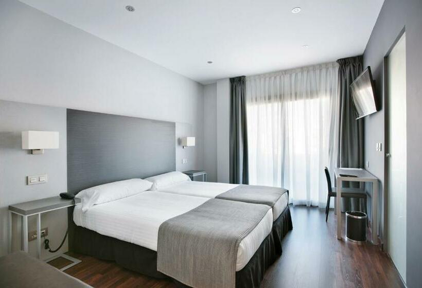 اتاق استاندارد یک نفره, Uve Alcobendas