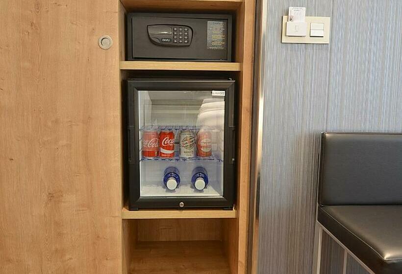 اتاق استاندارد, Uve Alcobendas