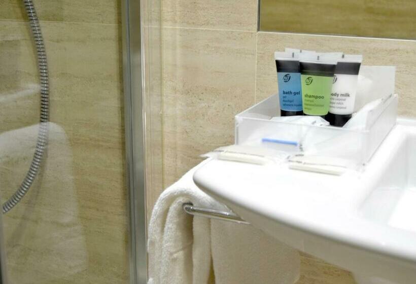 اتاق استاندارد, Uve Alcobendas