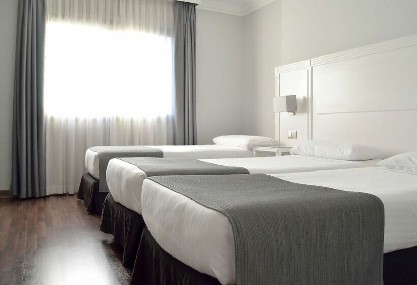 اتاق استاندارد سه نفره, Uve Alcobendas