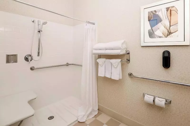 キングサイズベッドのスタンダードルーム, Fairfield Inn & Suites Temecula