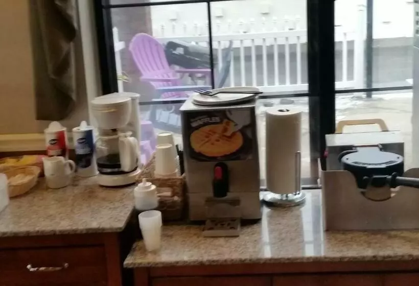 キングサイズベッドのスタンダードルーム, Colonie Inn And Suites
