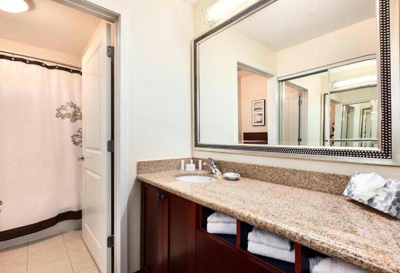 Люкс 2 Спальни, Residence Inn By Marriott Greensboro Airport