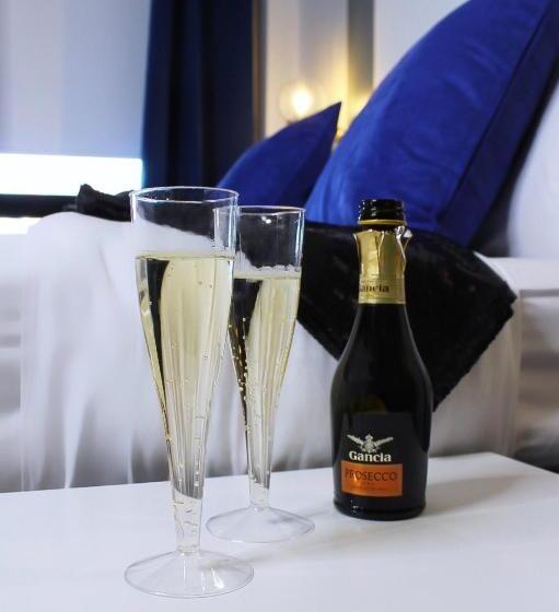 带大床的标准间, The Ridge