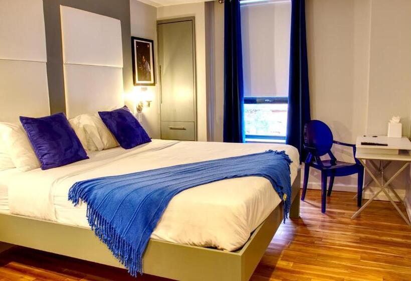 带大床的标准间, The Ridge