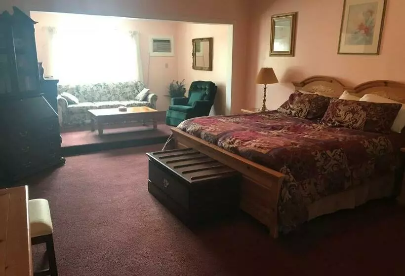 キングサイズベッドのスイートルーム, Longhouse Manor B&b