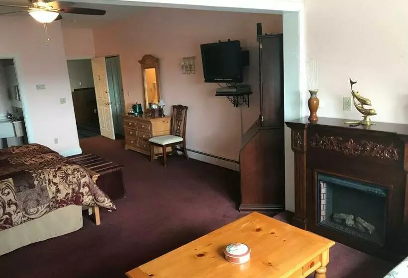 キングサイズベッドのスイートルーム, Longhouse Manor B&b