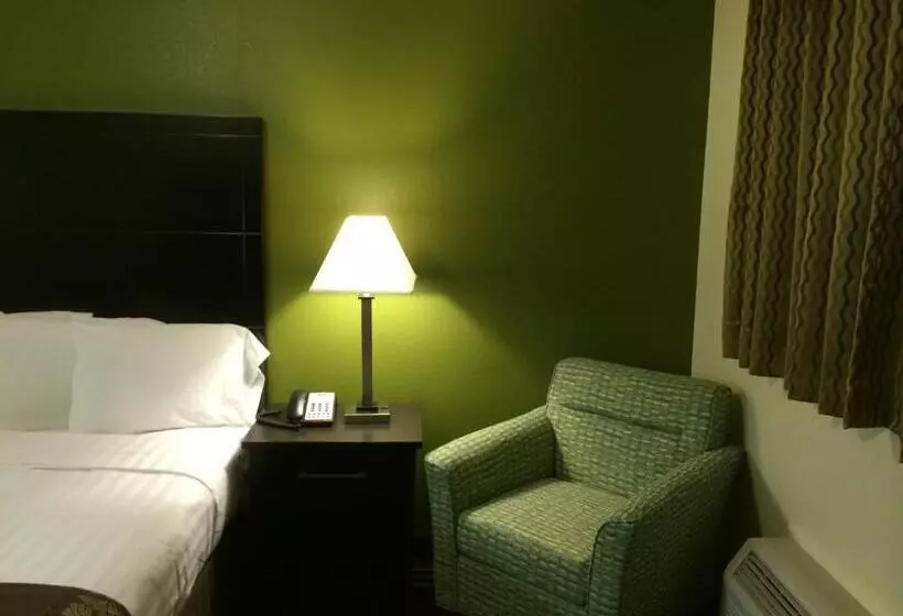 キングサイズベッドのスタンダードルーム, Boarders Inn & Suites By Cobblestone Hotels   Ashland City
