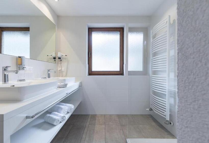 Номер Стандарт, Burgstall