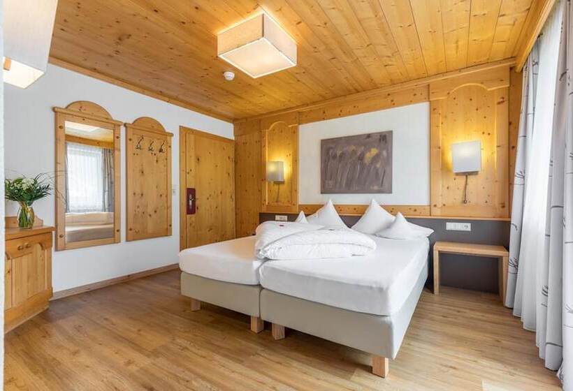 Семейный Номер, Burgstall