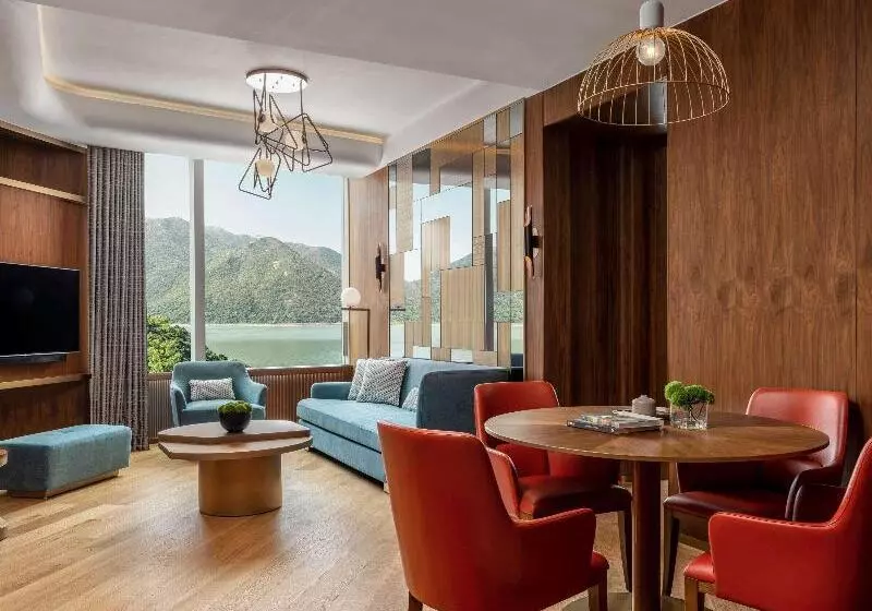 キングサイズベッドのスタンダードルーム, Doubletree By Hilton Zagreb