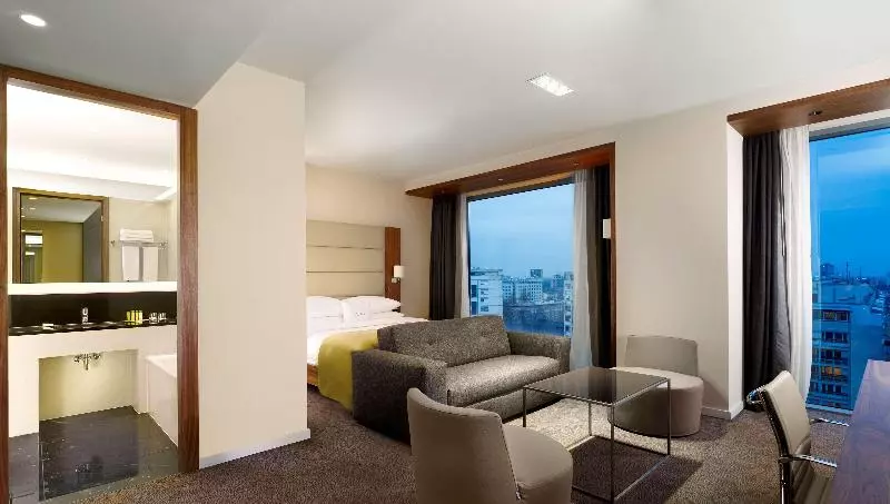 キングサイズベッドのデラックスルーム, Doubletree By Hilton Zagreb