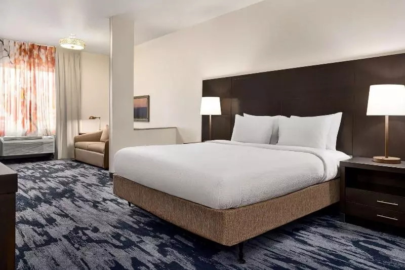 Suite King Bed