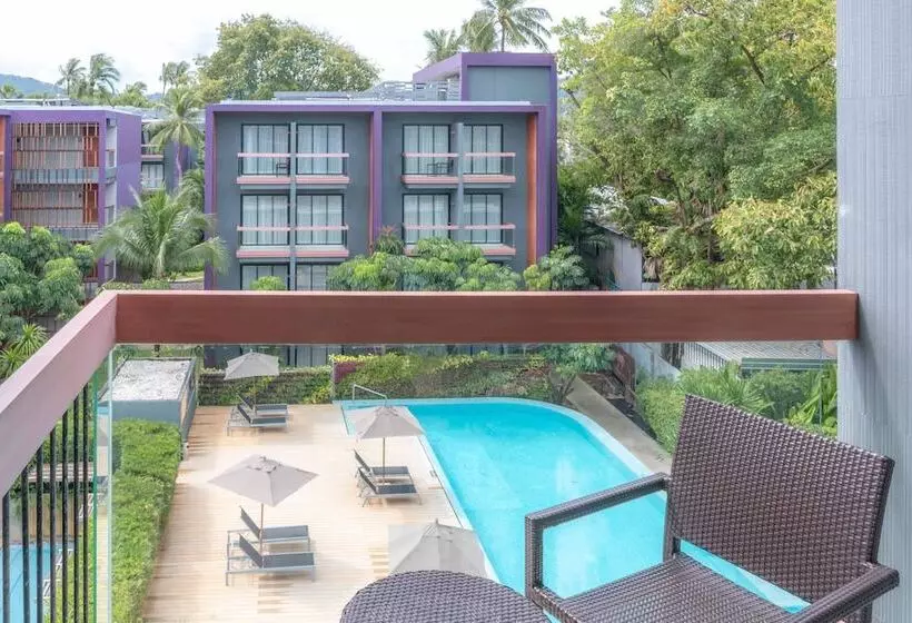プールビュースタンダードルーム, Holiday Inn Express Phuket Patong Beach Central, An Ihg
