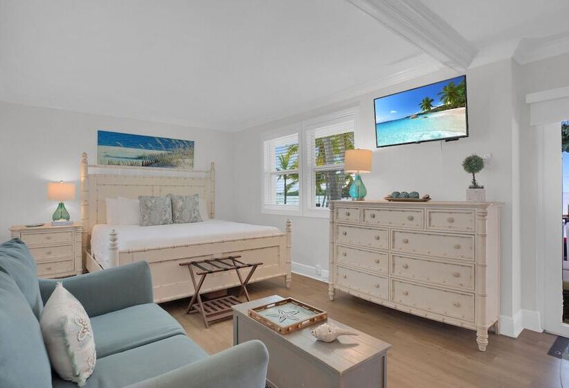 جناح, Atlantic Bay Resort