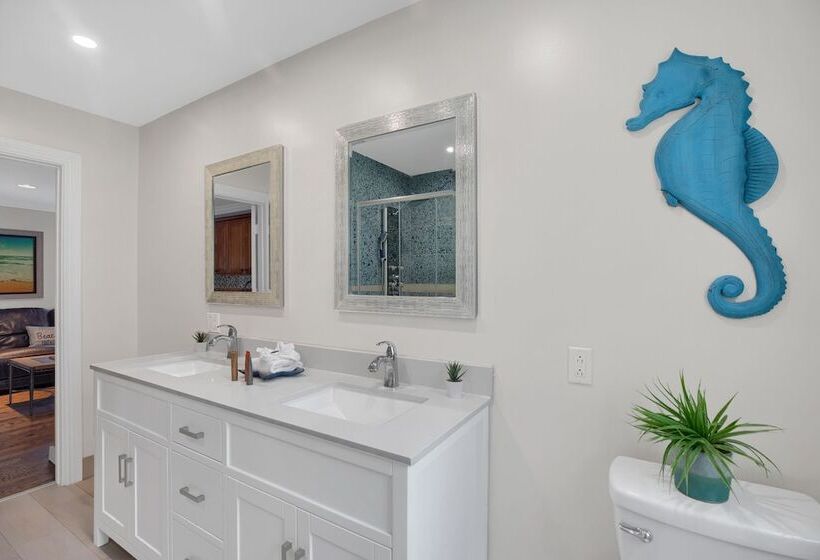 جناح ملكى غرفتين نوم, Atlantic Bay Resort