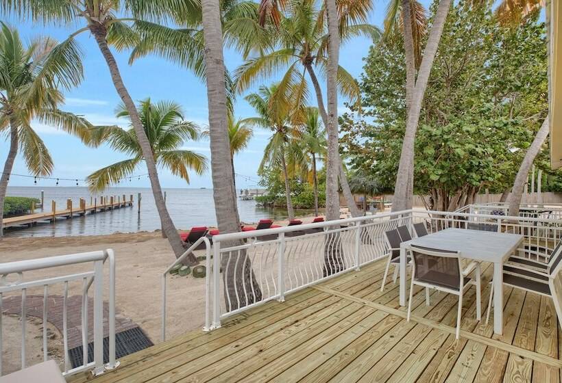 جناح ملكى غرفتين نوم, Atlantic Bay Resort