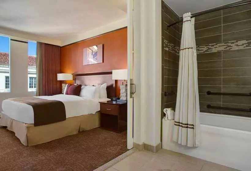 キングサイズベッドのデラックスルーム, Doubletree By Hilton San Antonio Northwest