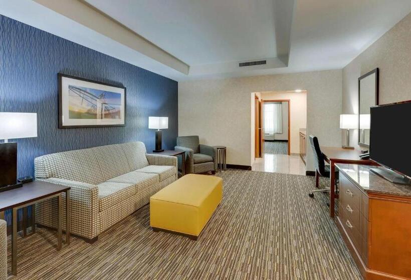 Люкс Deluxe Кровать Кинг, Drury Inn & Suites Sikeston