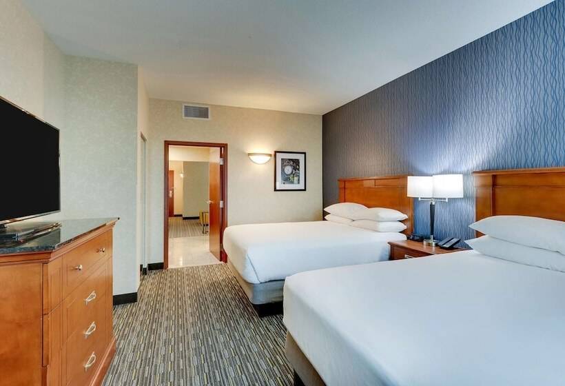 Люкс Адаптированный для Инвалидов, Drury Inn & Suites Sikeston