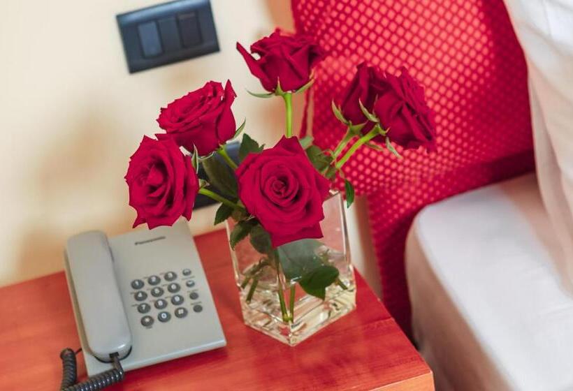 اتاق لوکس, Pushkin