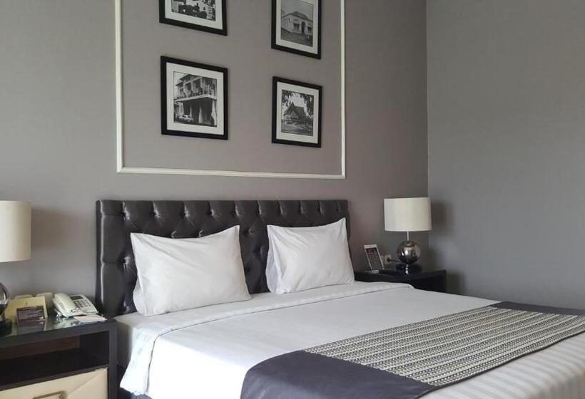 Номер Superior, The Mirah Hotel Bogor