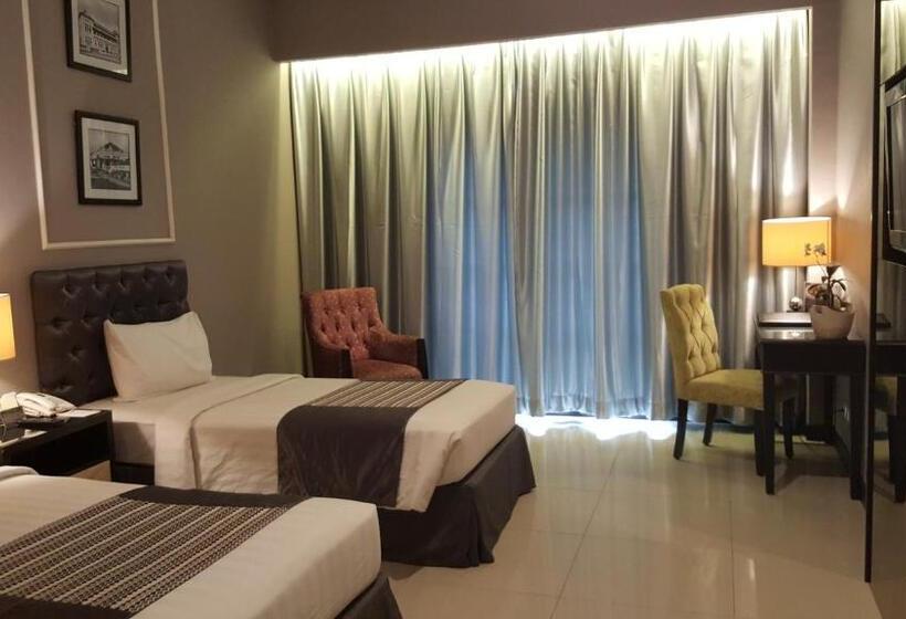 Номер Superior, The Mirah Hotel Bogor