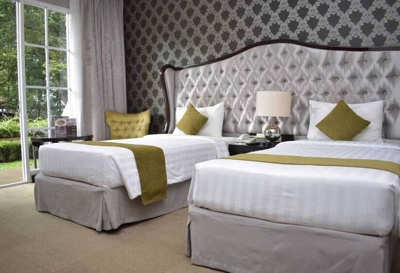 Номер Deluxe с Балконом, The Mirah Hotel Bogor