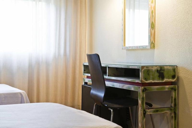 Номер Deluxe, The Mirah Hotel Bogor