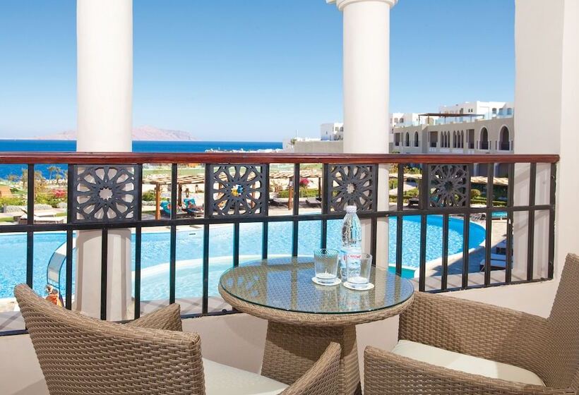 غرفة ديلوكس ذات إطلالة جانبية على البحر, Sunrise Arabian Beach Resort