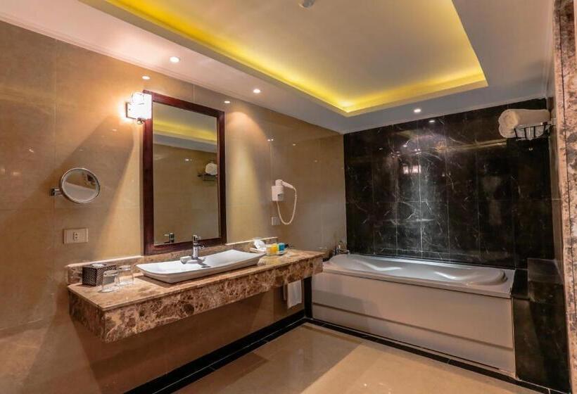 جناح جونيور, Sunrise Arabian Beach Resort