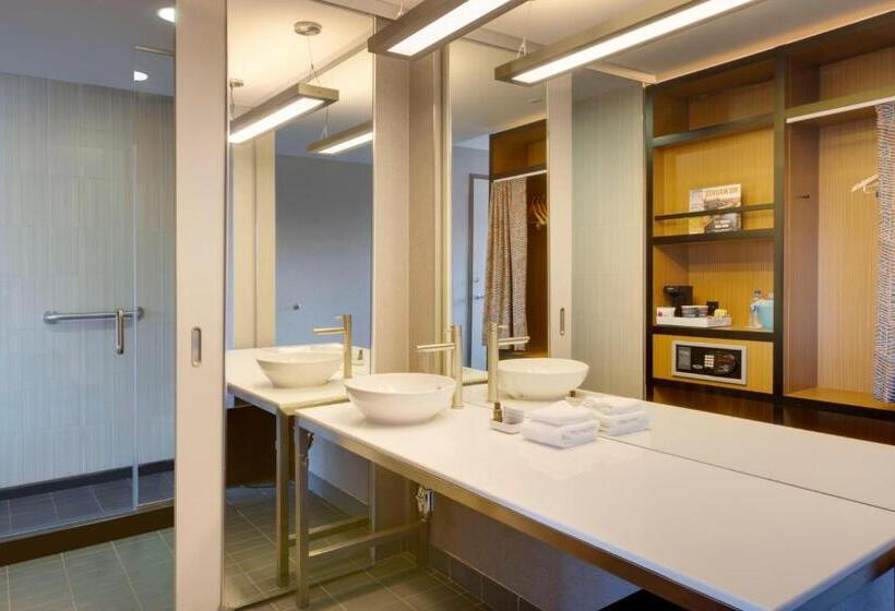 Номер Стандарт, Aloft Hotel Milwaukee Downtown