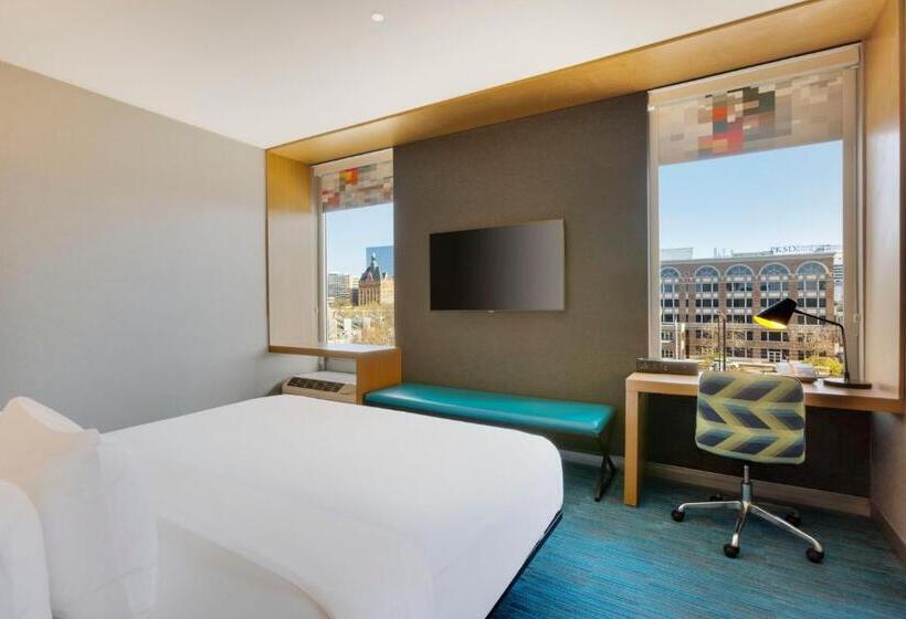Номер Deluxe Кровать Кинг, Aloft Hotel Milwaukee Downtown