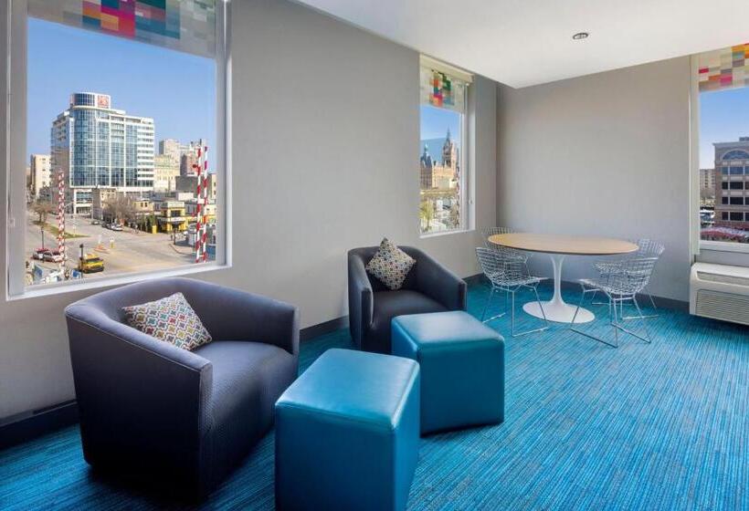 Люкс Кровать Кинг, Aloft Hotel Milwaukee Downtown